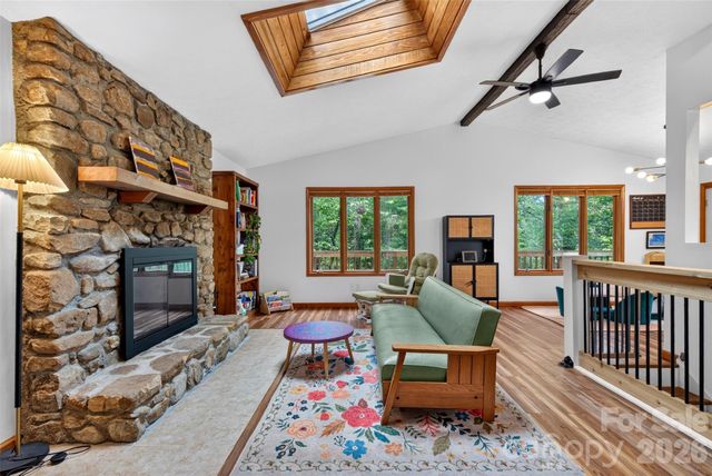 39 Spooks Branch Extension, Asheville, NC 28804
