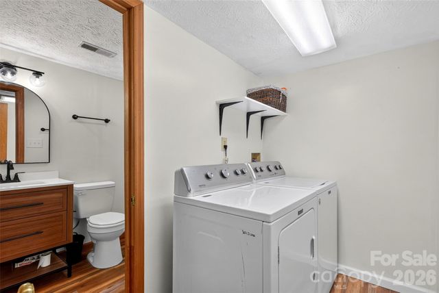 39 Spooks Branch Extension, Asheville, NC 28804