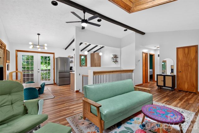 39 Spooks Branch Extension, Asheville, NC 28804