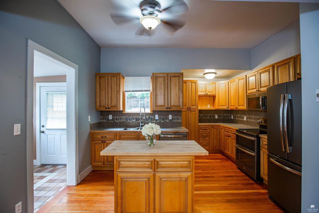 613 Poplar Street, Wamego, KS 66547