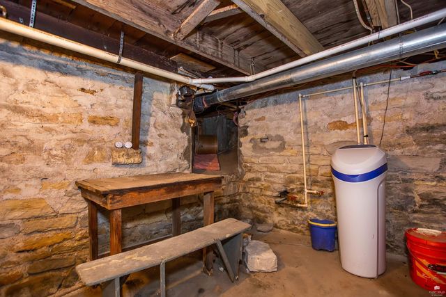 613 Poplar Street, Wamego, KS 66547