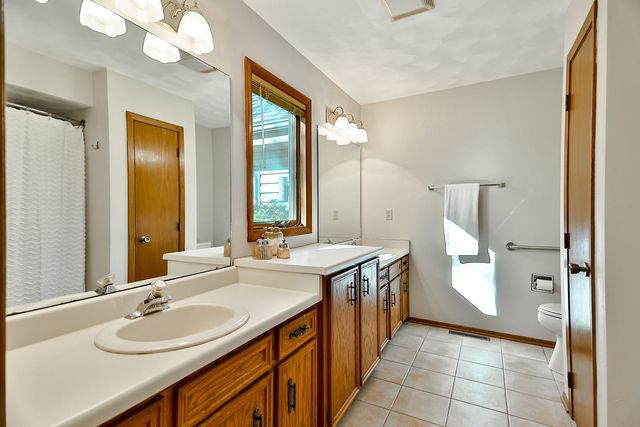 6517 Smallridge Road, Rockford, IL 61108