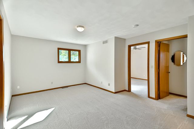 6517 Smallridge Road, Rockford, IL 61108