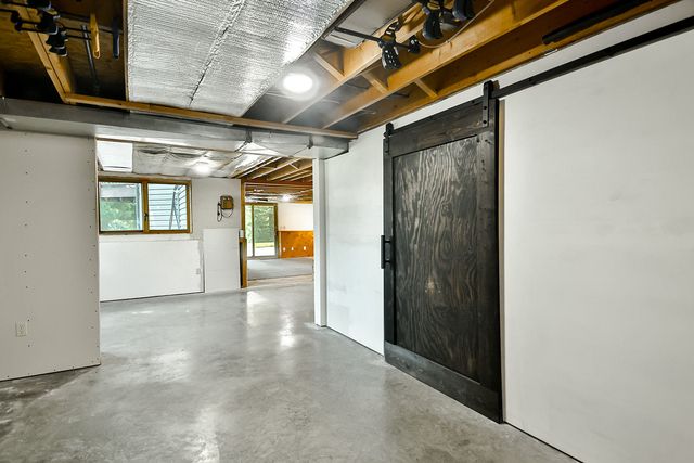 6517 Smallridge Road, Rockford, IL 61108