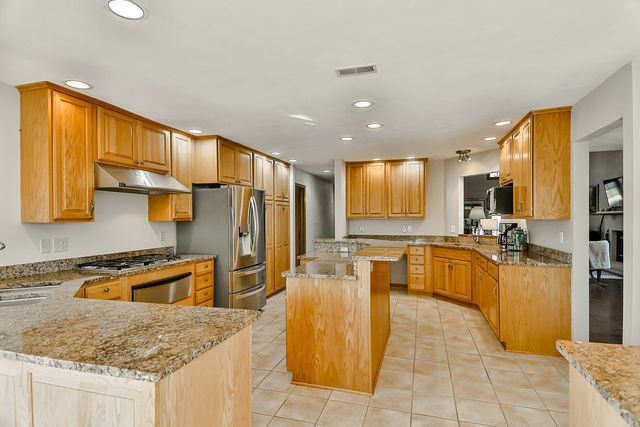 6517 Smallridge Road, Rockford, IL 61108