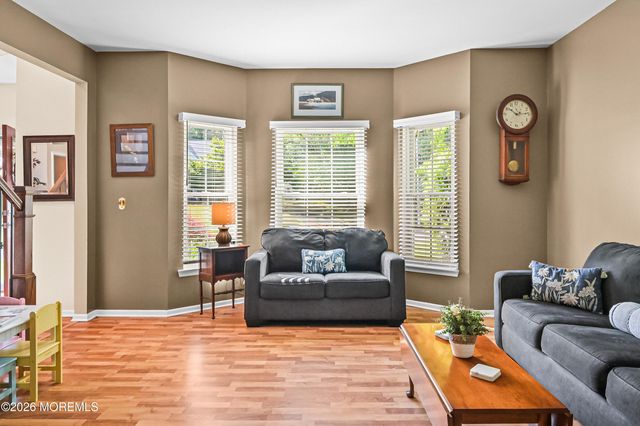 10 Burke Drive, Farmingdale, NJ 07727