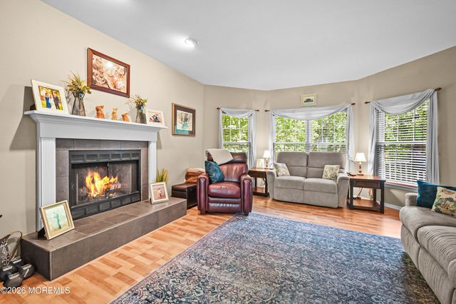 10 Burke Drive, Farmingdale, NJ 07727