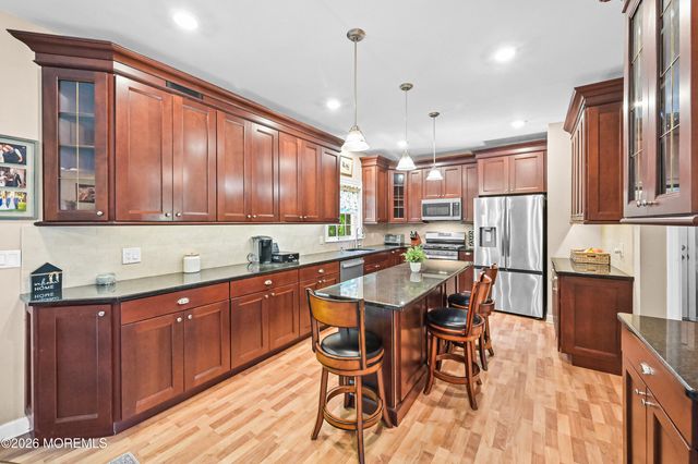 10 Burke Drive, Farmingdale, NJ 07727