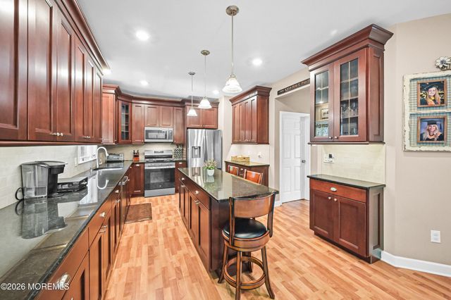 10 Burke Drive, Farmingdale, NJ 07727
