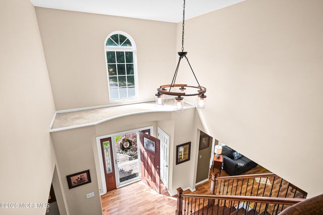 10 Burke Drive, Farmingdale, NJ 07727