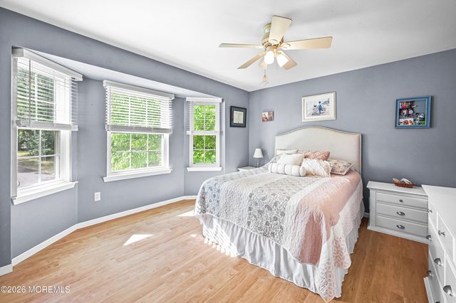 10 Burke Drive, Farmingdale, NJ 07727