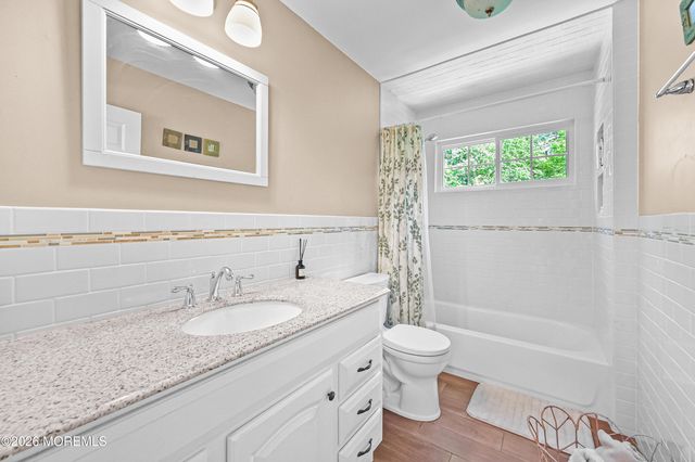 10 Burke Drive, Farmingdale, NJ 07727