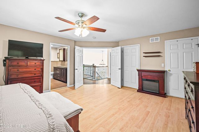 10 Burke Drive, Farmingdale, NJ 07727