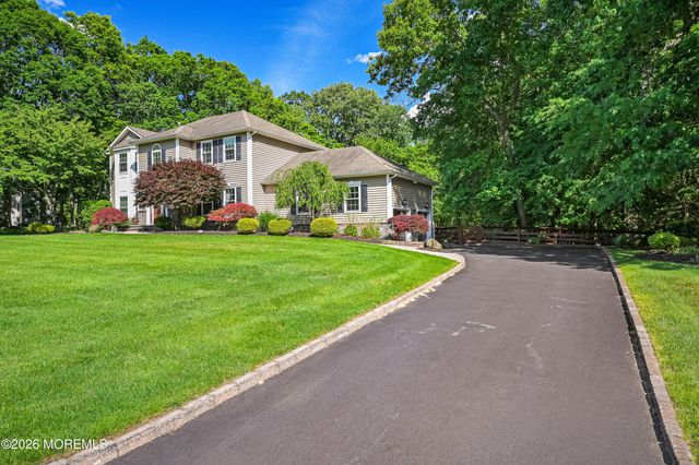 10 Burke Drive, Farmingdale, NJ 07727