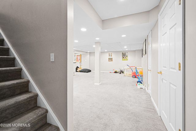 10 Burke Drive, Farmingdale, NJ 07727