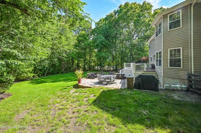10 Burke Drive, Farmingdale, NJ 07727