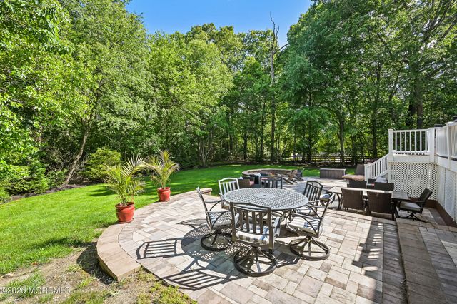10 Burke Drive, Farmingdale, NJ 07727