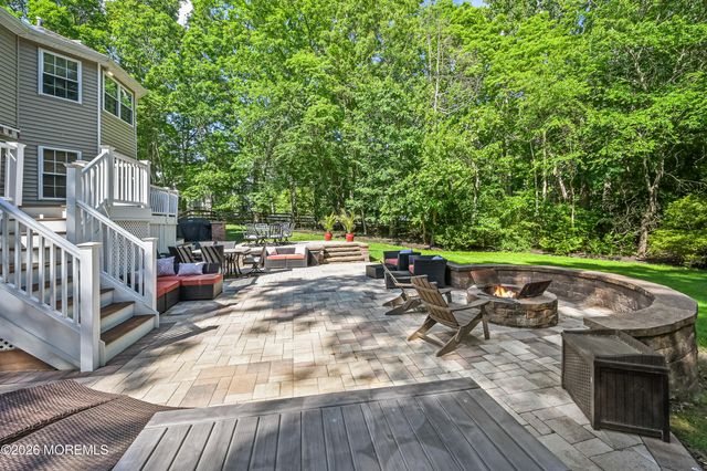 10 Burke Drive, Farmingdale, NJ 07727