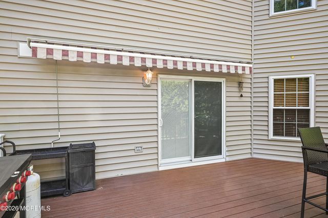 10 Burke Drive, Farmingdale, NJ 07727