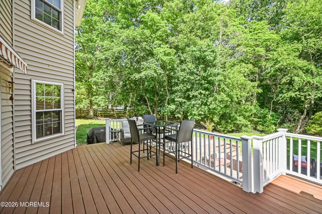 10 Burke Drive, Farmingdale, NJ 07727