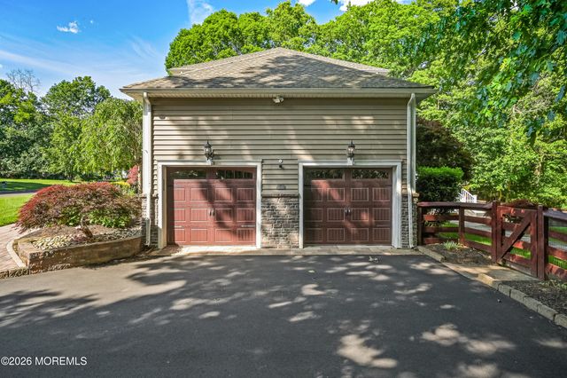 10 Burke Drive, Farmingdale, NJ 07727