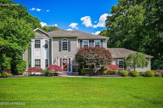 10 Burke Drive, Farmingdale, NJ 07727