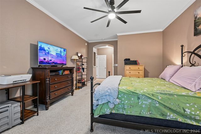 610 W 37th Place, Sand Springs, OK 74063