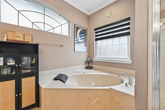 610 W 37th Place, Sand Springs, OK 74063