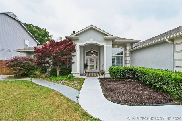 610 W 37th Place, Sand Springs, OK 74063