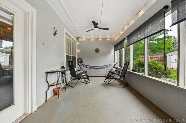 610 W 37th Place, Sand Springs, OK 74063