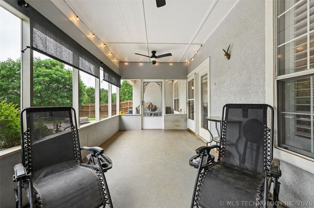 610 W 37th Place, Sand Springs, OK 74063