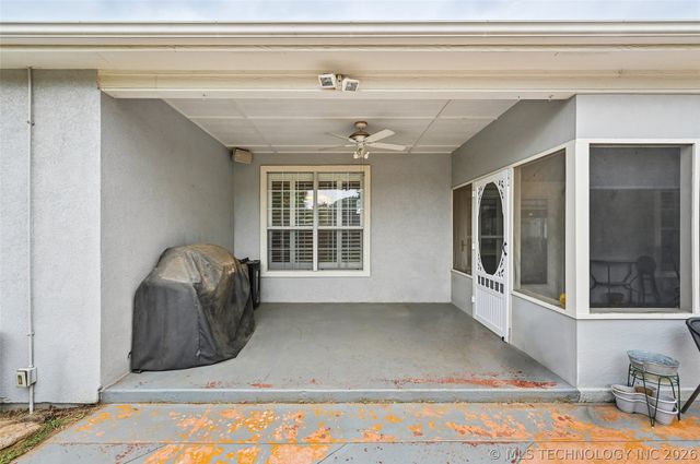 610 W 37th Place, Sand Springs, OK 74063