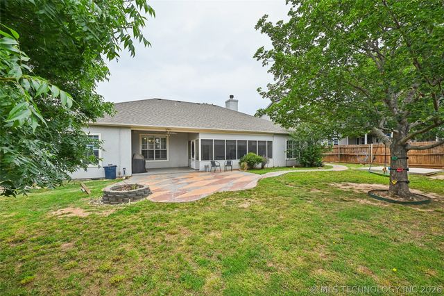 610 W 37th Place, Sand Springs, OK 74063