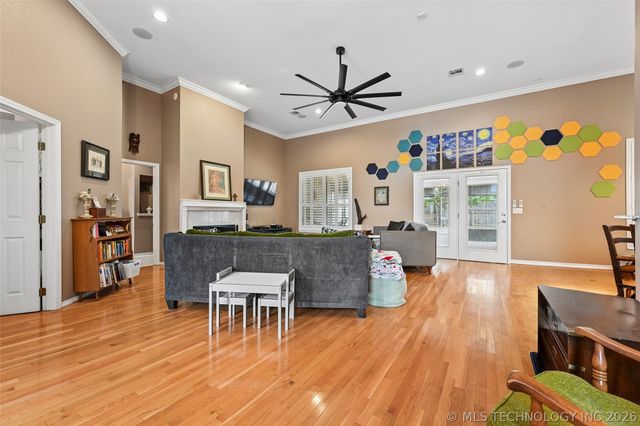 610 W 37th Place, Sand Springs, OK 74063