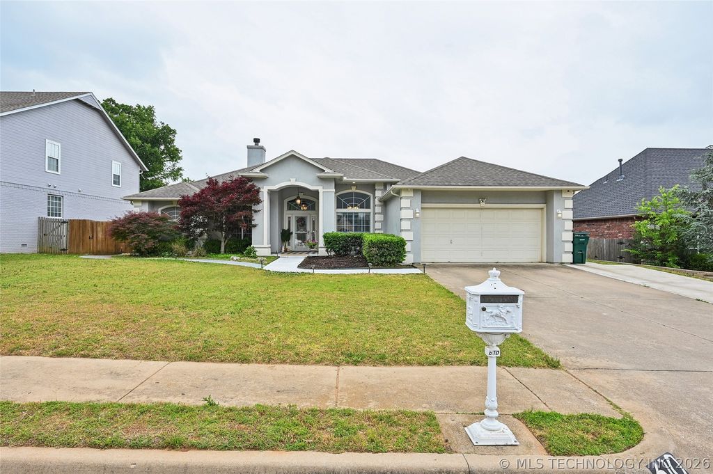 610 W 37th Place, Sand Springs, OK 74063