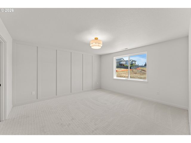 16063 Serres Farms Way, Oregon City, OR 97045