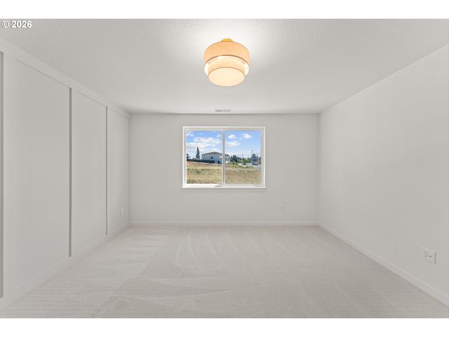 16063 Serres Farms Way, Oregon City, OR 97045