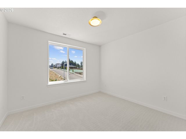 16063 Serres Farms Way, Oregon City, OR 97045
