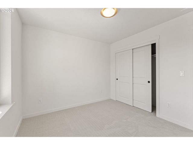 16063 Serres Farms Way, Oregon City, OR 97045