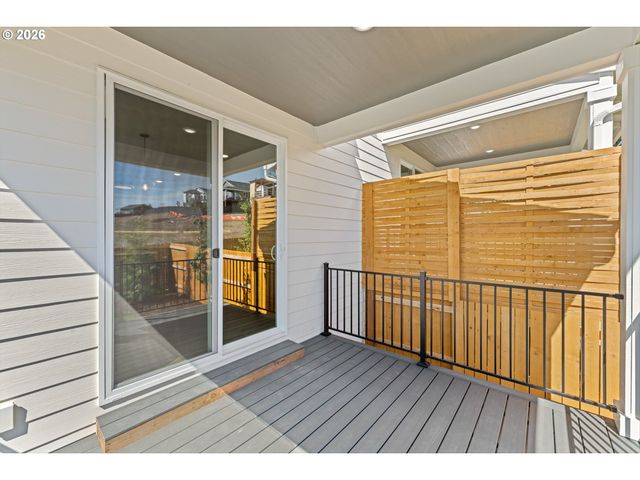 16063 Serres Farms Way, Oregon City, OR 97045