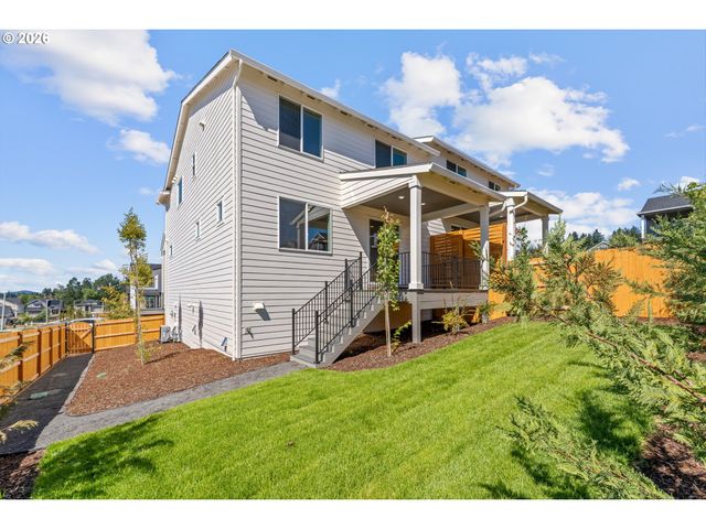 16063 Serres Farms Way, Oregon City, OR 97045