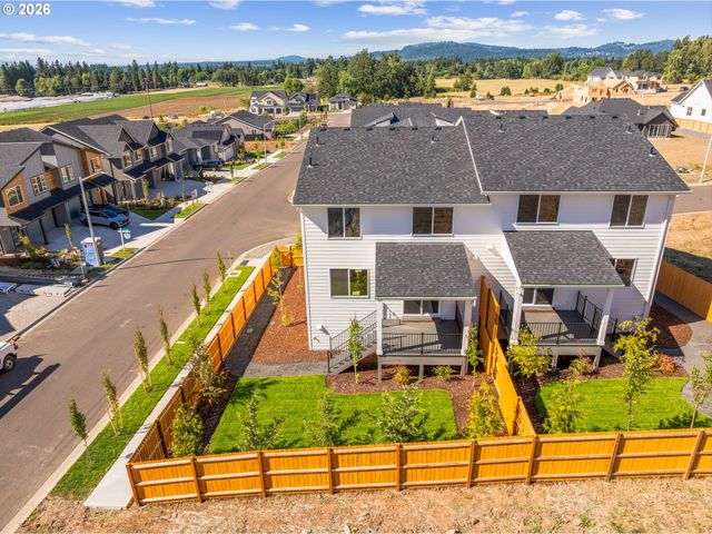 16063 Serres Farms Way, Oregon City, OR 97045
