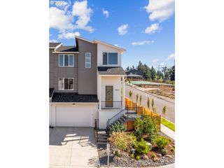 16063 Serres Farms Way, Oregon City, OR 97045