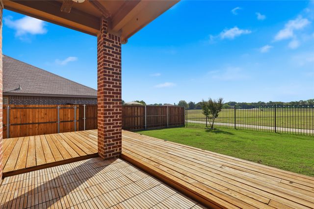 609 Meadowedge Lane, Denton, TX 76207