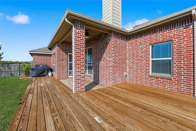 609 Meadowedge Lane, Denton, TX 76207