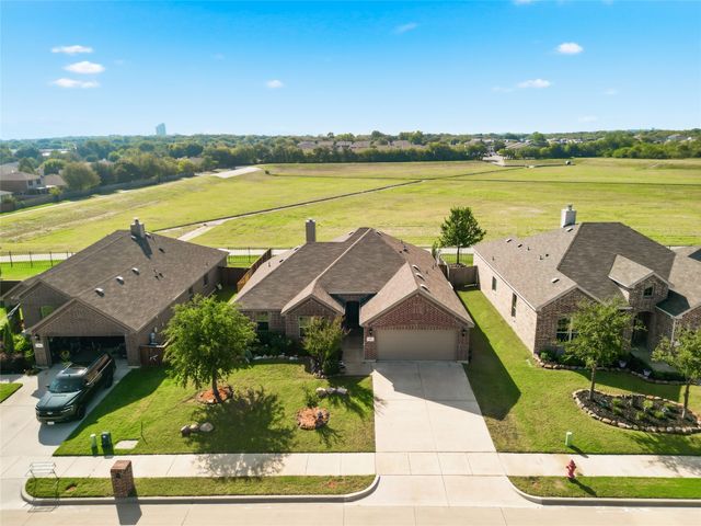 609 Meadowedge Lane, Denton, TX 76207