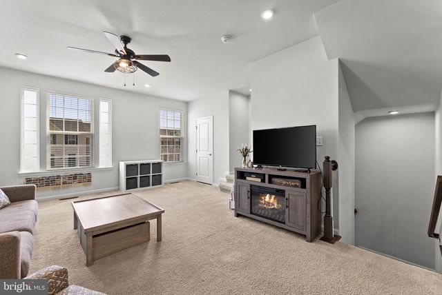 6410 CRITTENDEN LN, Spotsylvania, VA 22553