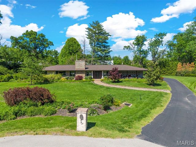 15 Terrace Gardens, Frontenac, MO 63131