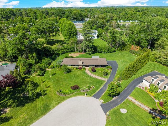 15 Terrace Gardens, Frontenac, MO 63131
