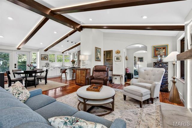 15 Terrace Gardens, Frontenac, MO 63131